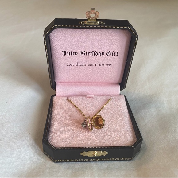 Juicy Couture Cupcake Necklace - Picture 4 of 6